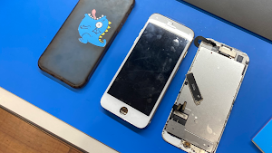 One Hour Device Repair Redmond, iPhone, iPad, Samsung, Pixel, Moto place picture