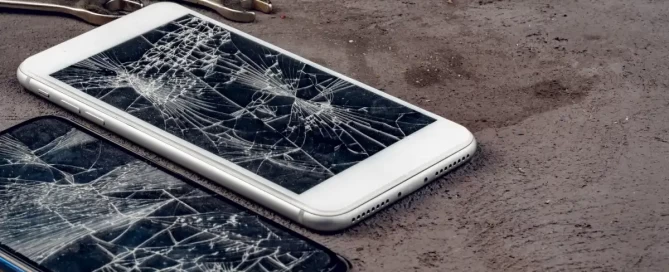 smartphone-repair-concept-damaged-display iPhone vs Samsung